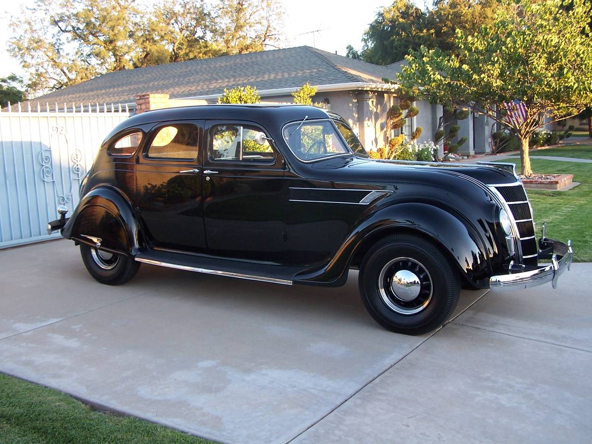 Chrysler-Airflow-1935-black