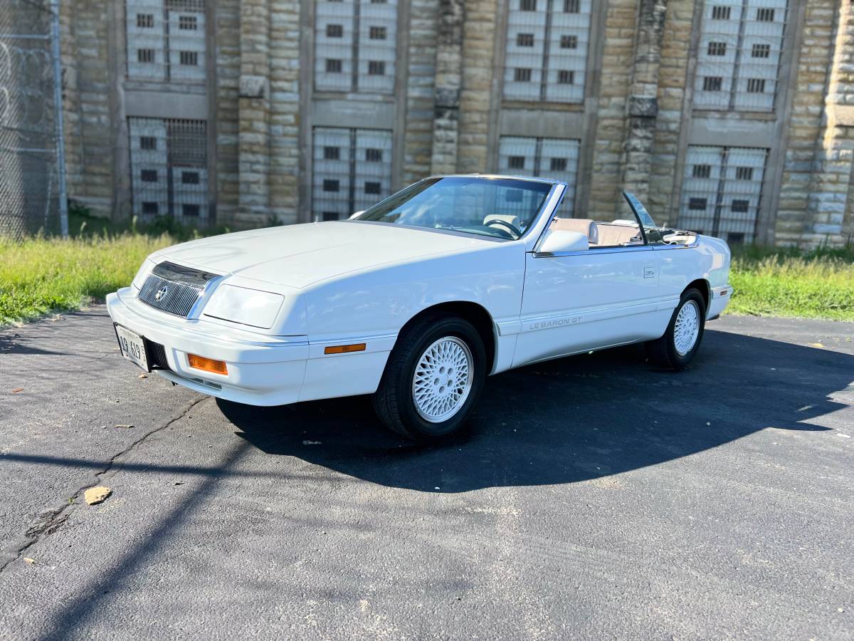 Chrysler-Lebaron-1990-white
