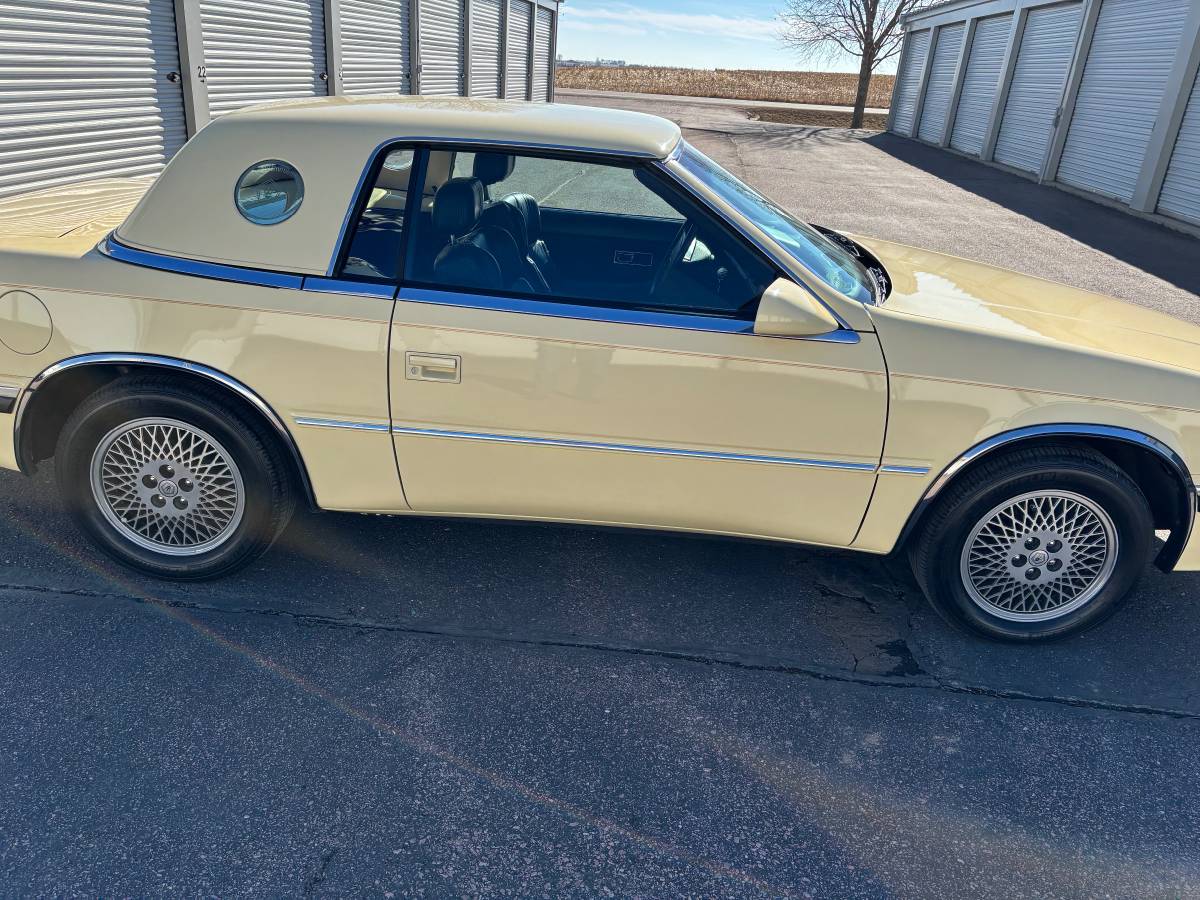 Chrysler-Maserati-tc-convertible-1991-yellow