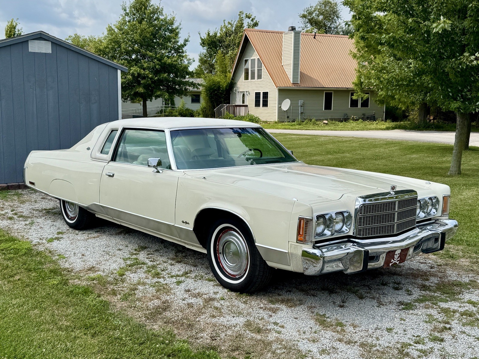 Chrysler New Yorker Brougham 1975