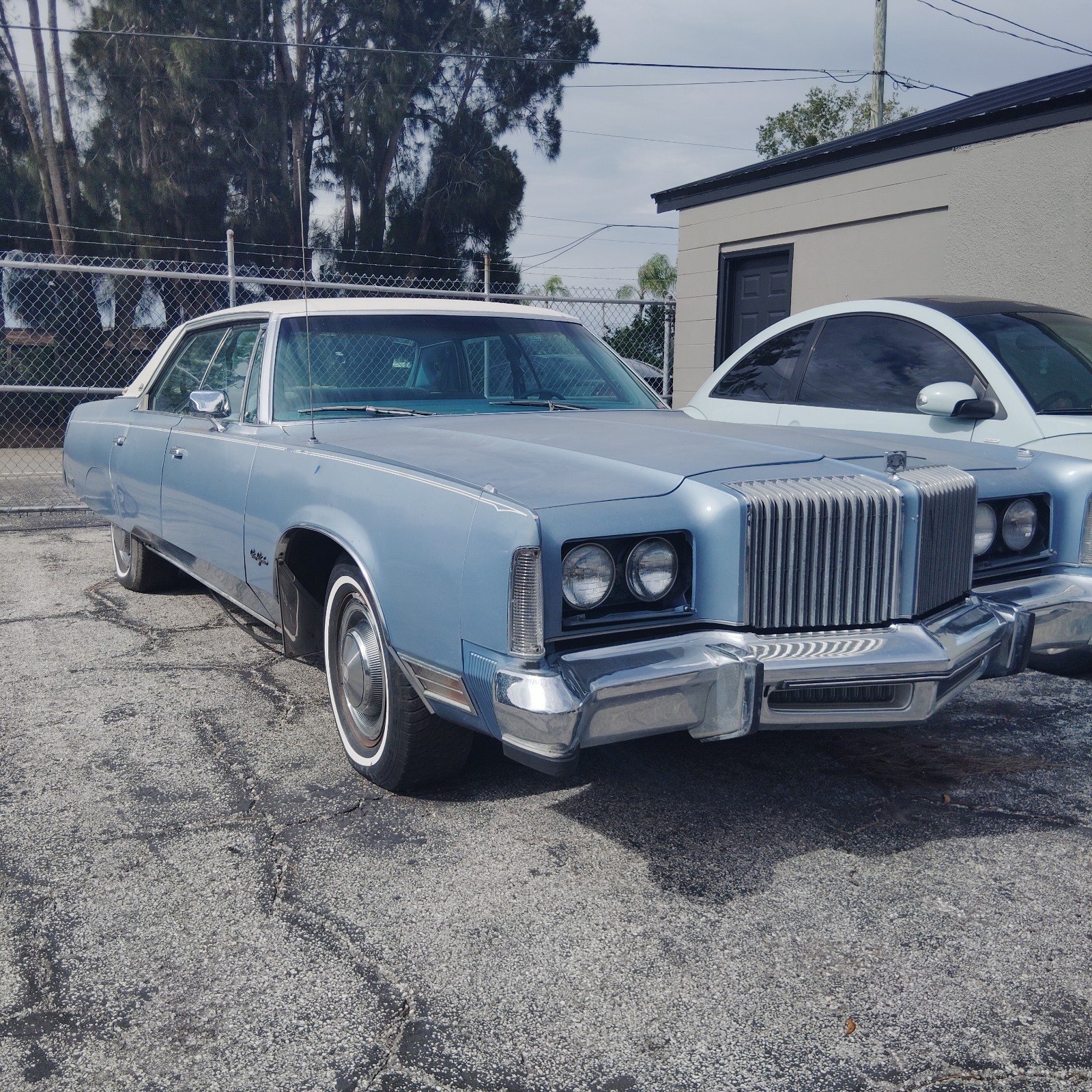 Chrysler-New-Yorker-Brougham-1977