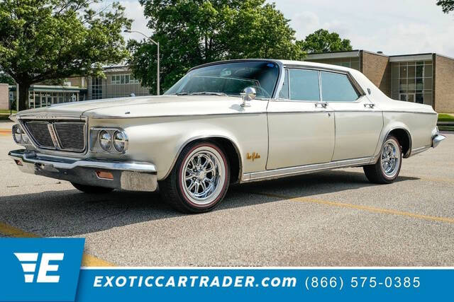 Chrysler-New-yorker-1964-Cream-BlackRed