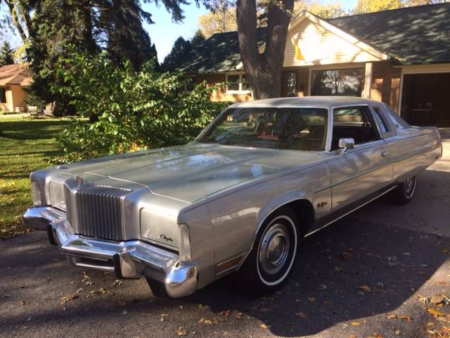 Chrysler-New-yorker-st.-regis-1976-silver