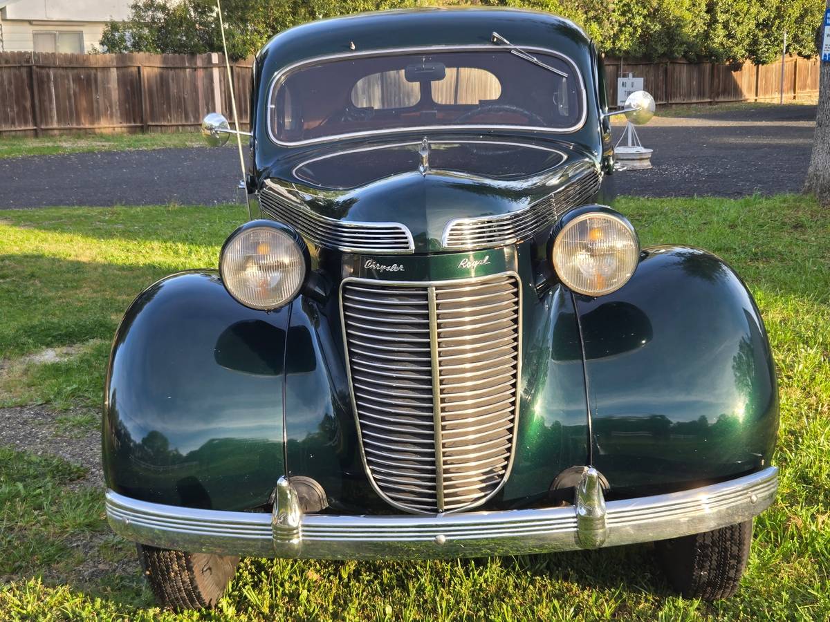 Chrysler-Royal-1937-green