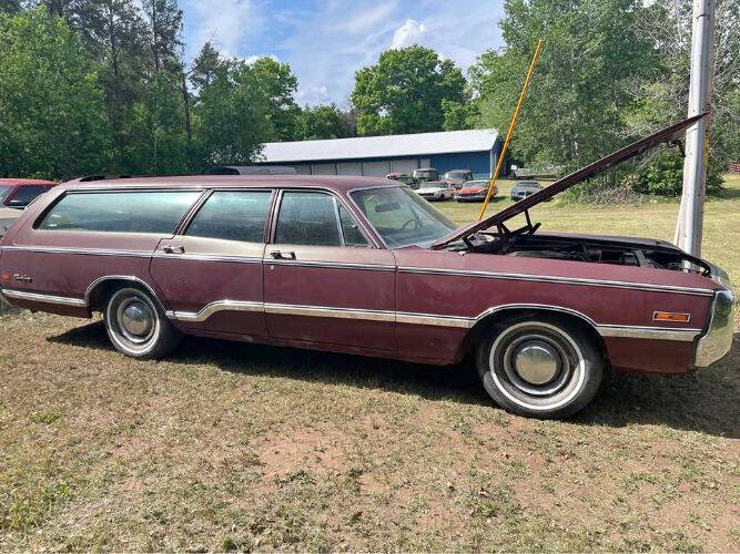 Chrysler-Town-and-country-1971