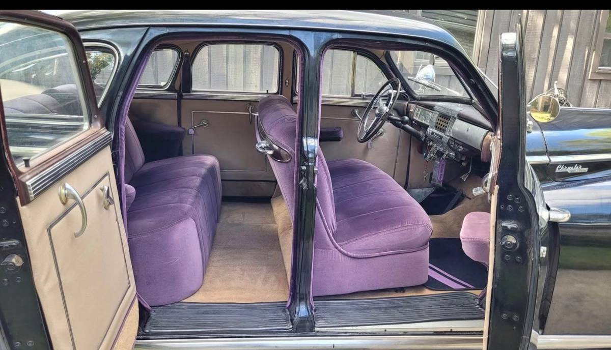 Chrysler-Windsor-1947-black