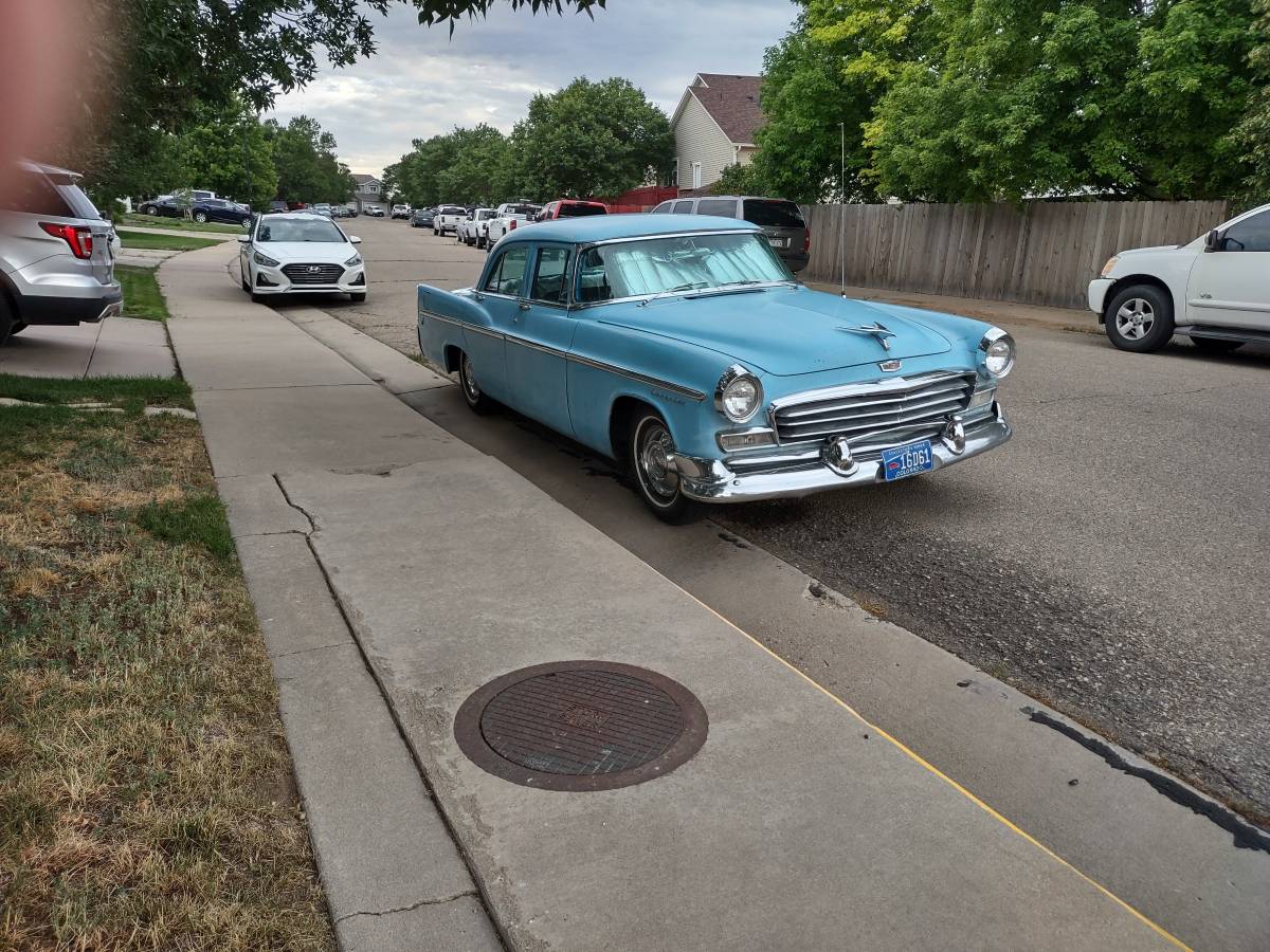 Chrysler-Windsor-1956-blue