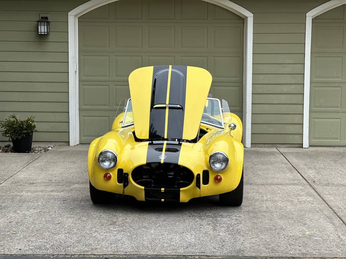 Cobra-shelby-classic-1966-yellow