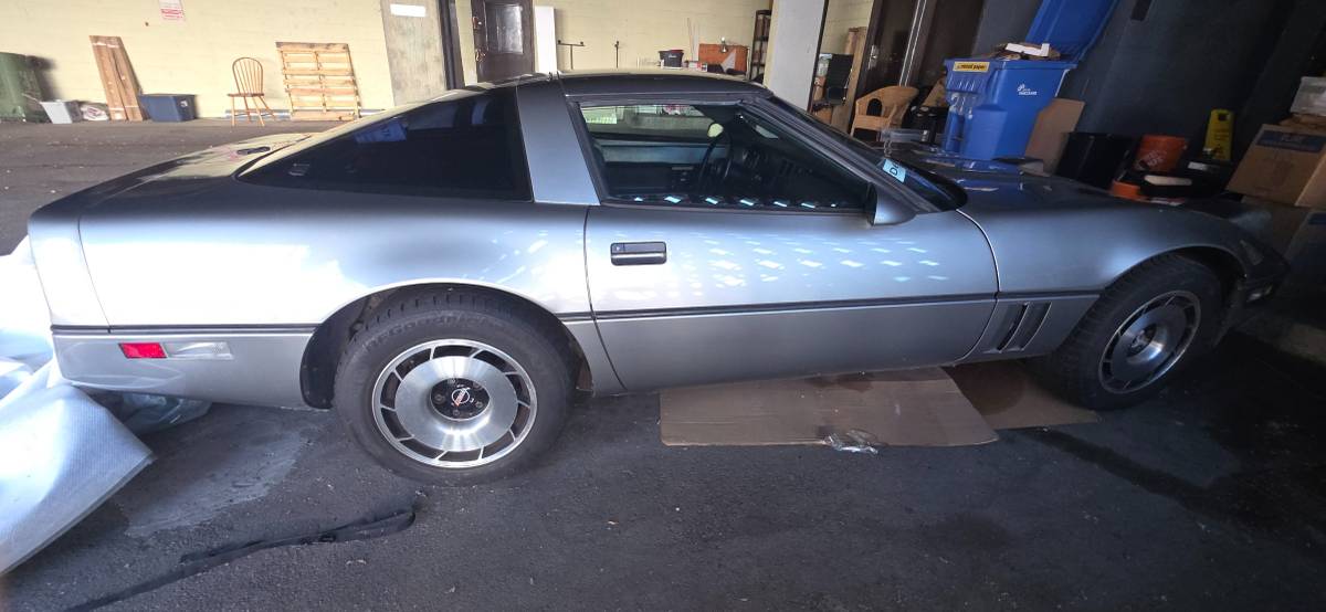 Corvette-1984-grey