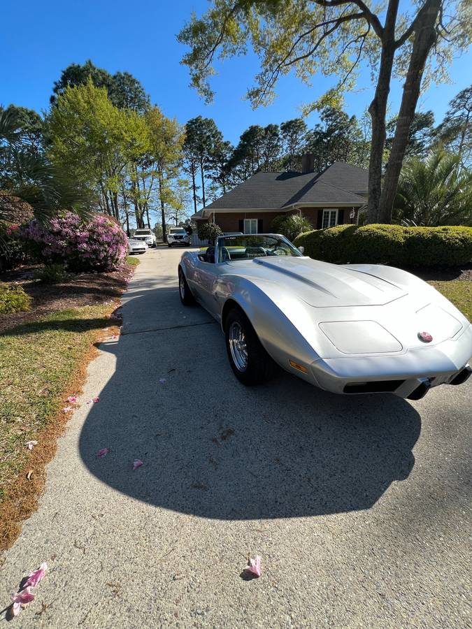 Corvette-stingray-convertible-1975-silver