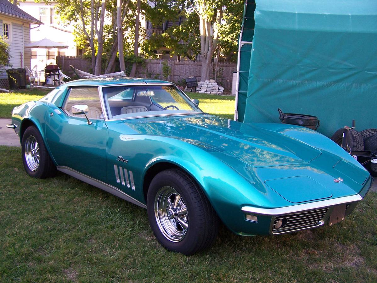 Coupe-with-t-top-1968-blue