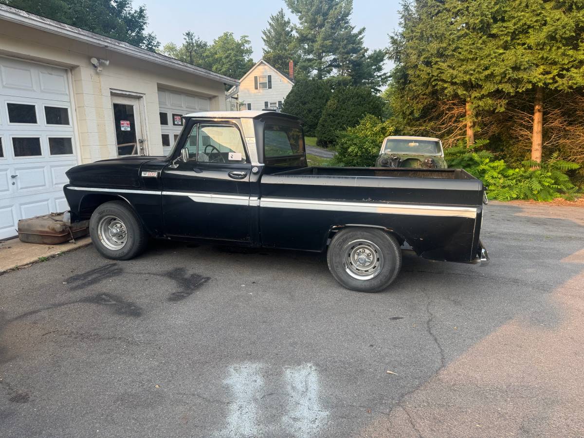 Custom-c10-shortbed-1965-black