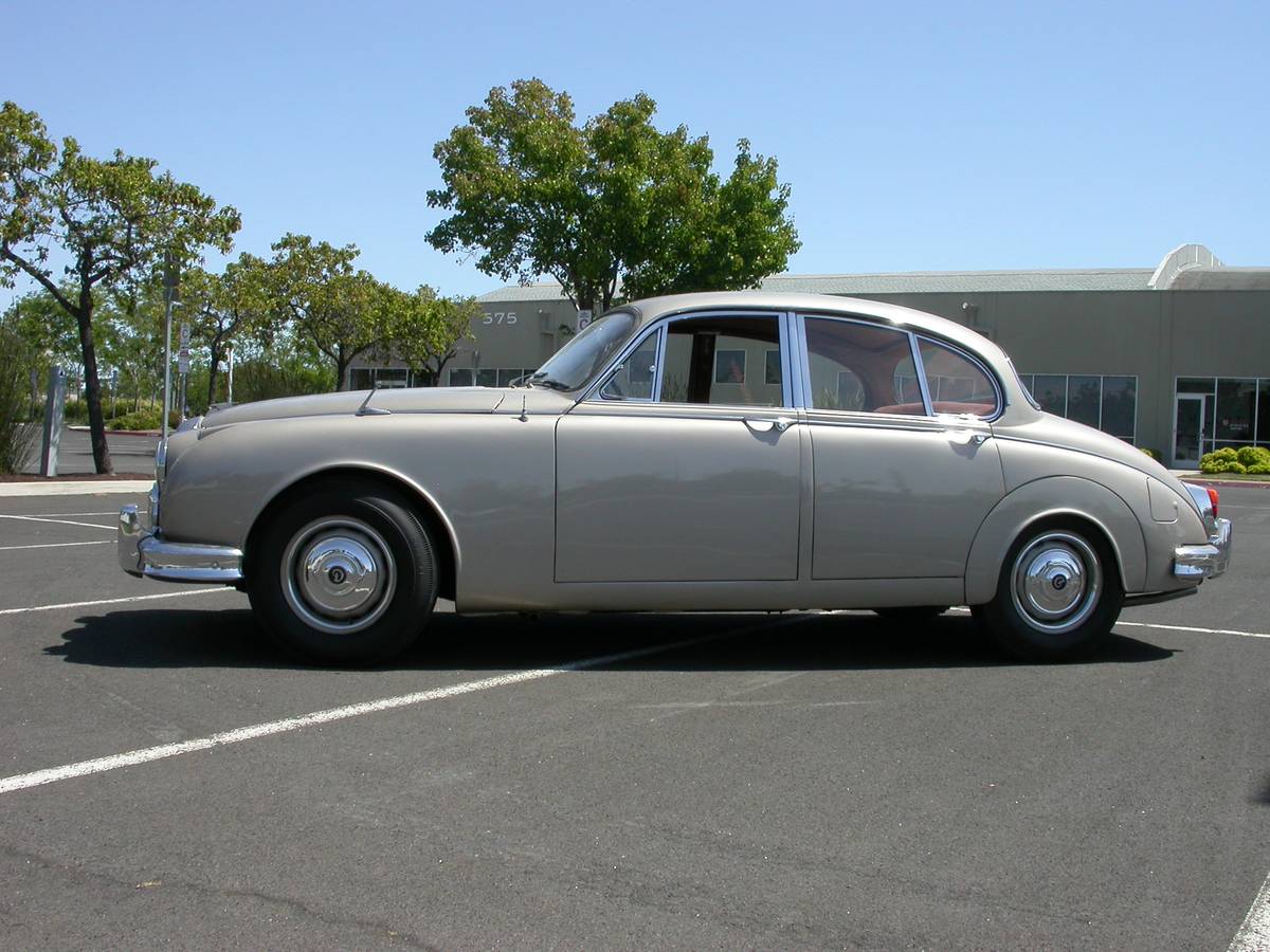 Daimler-250-1965