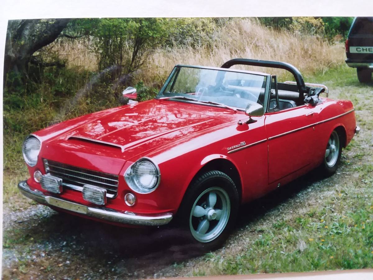 Datsun-1600-roadster-1966-red