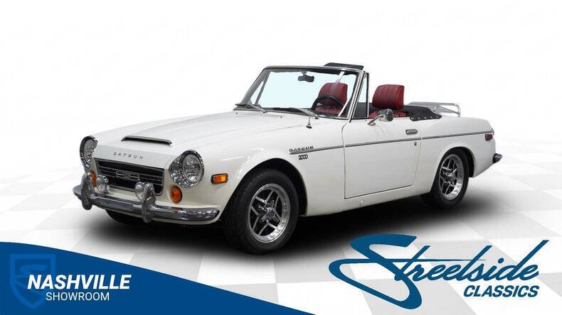 Datsun-2000-1970-White-Red