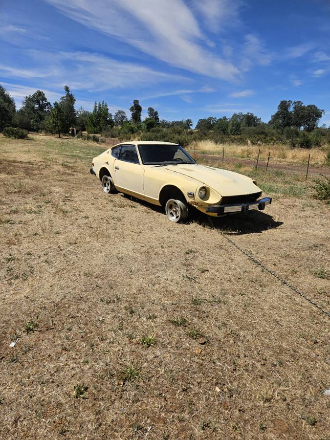 Datsun-280-z-1977-yellow