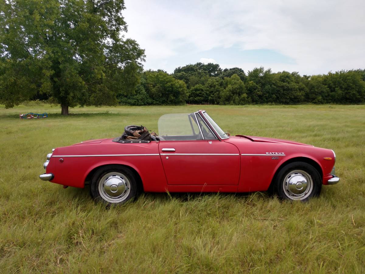 Datsun-Roadster-2000-1970-red