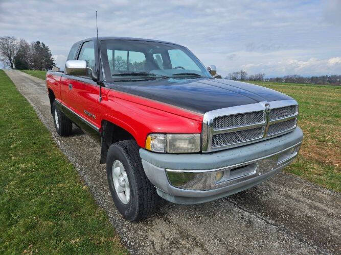 Dodge-1500-1996-RedBlack-Gray