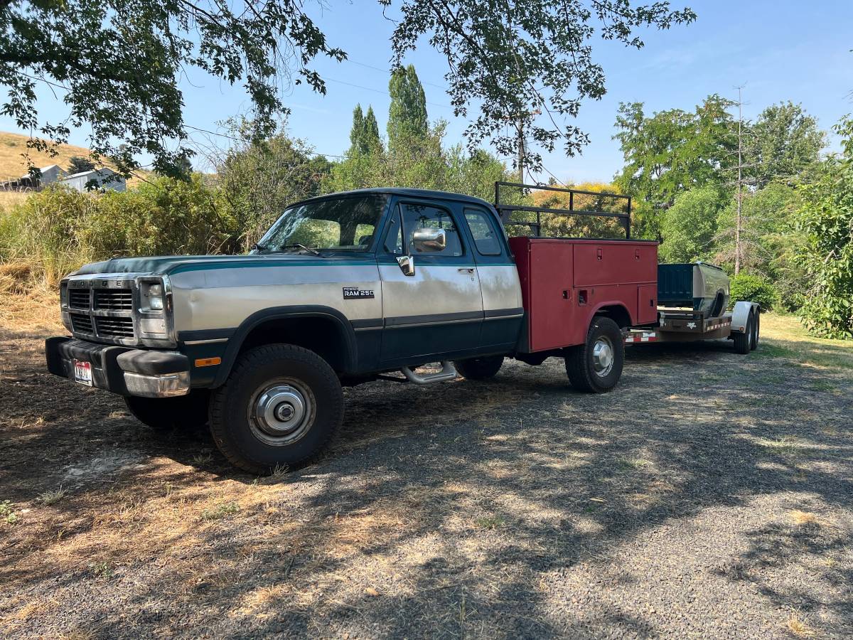Dodge-2500-4x4-1993-green