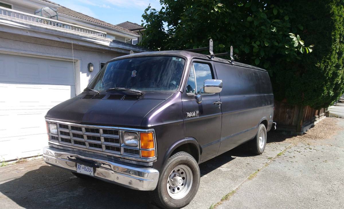 Dodge-B250-1990-black
