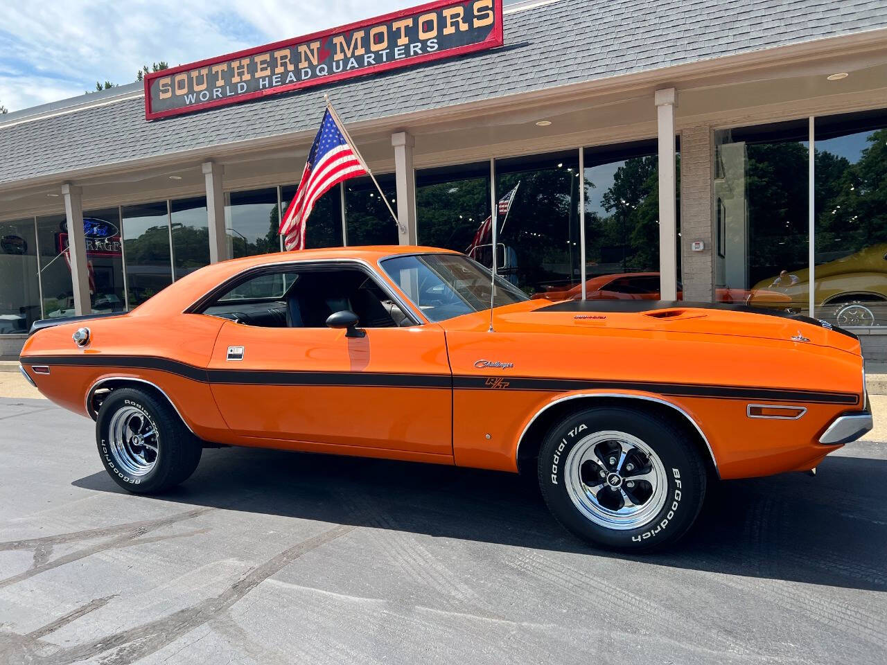 Dodge-Challenger-1970-Go-Mango-Orange-Black