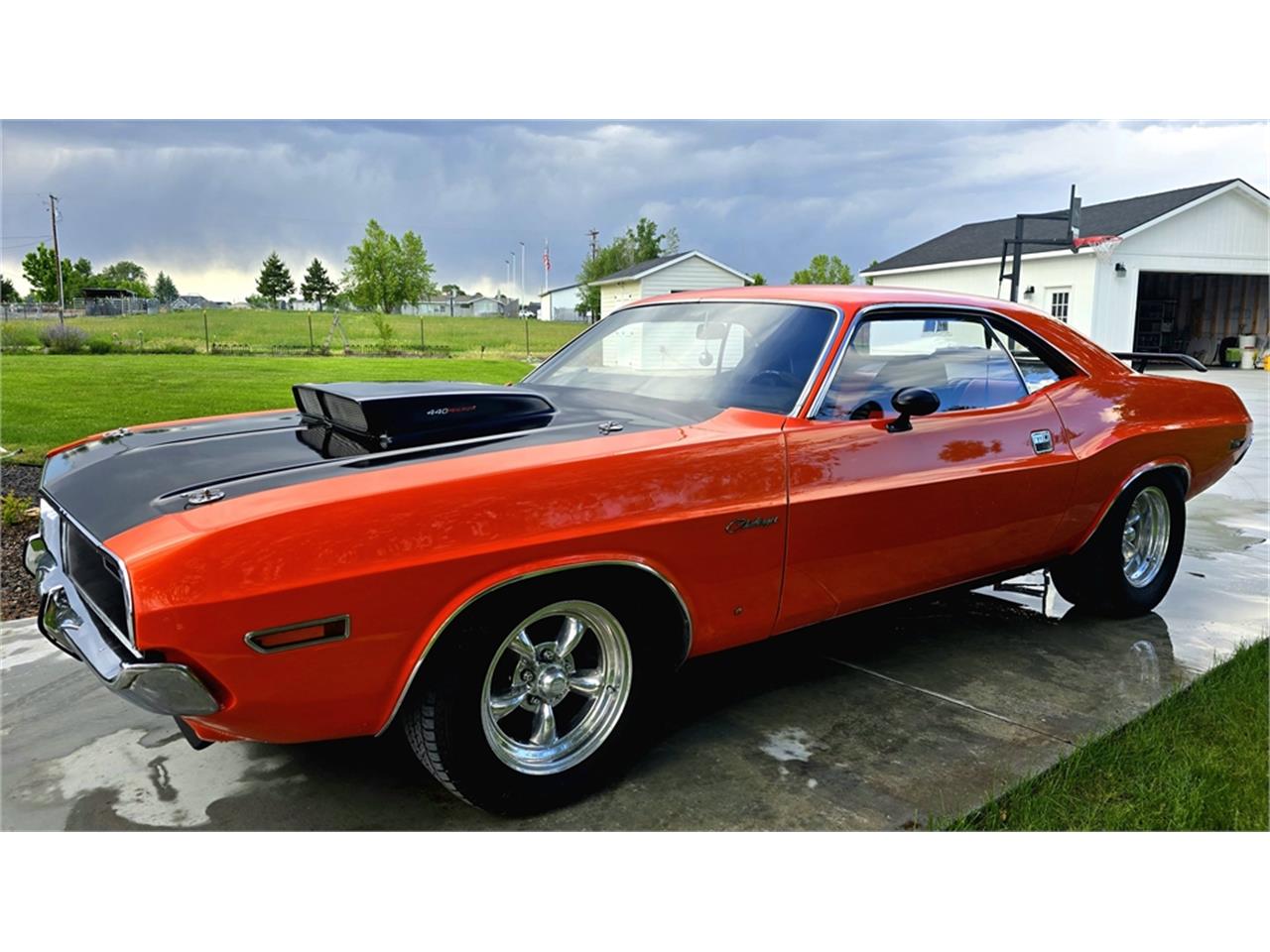 Dodge-Challenger-1970-Tangerine-Black-and-orange