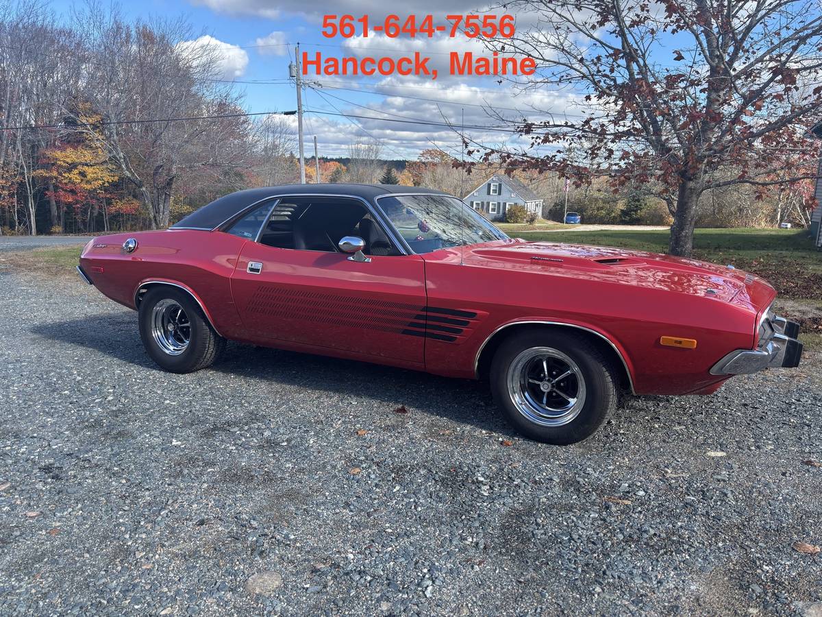 Dodge-Challenger-1973-red