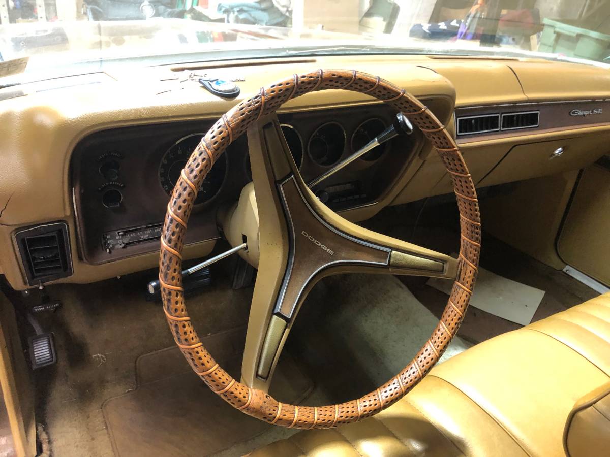 Dodge-Charger-se-1973-brown