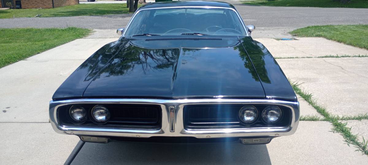 Dodge-Charger-se-base-1971-black