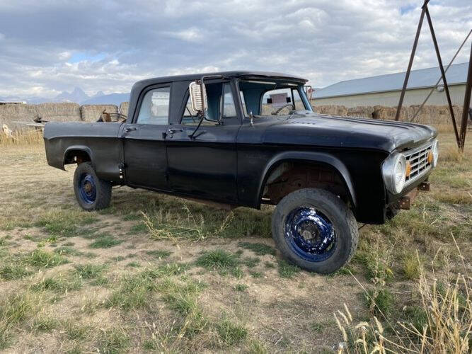 Dodge-Crew-cab-1967-Black-Brown