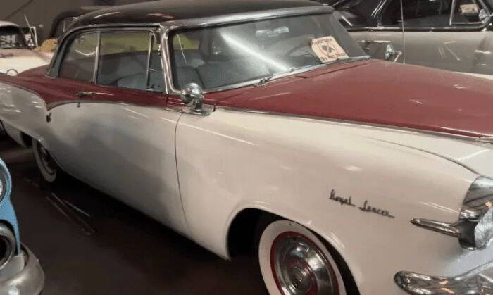 Dodge-Custom-1955-Tri-Color-RedWhiteBlack-BlackWhite