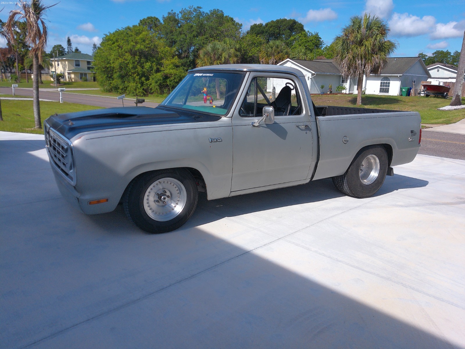 Dodge-D100-1976-Standard-Cab-Pickup