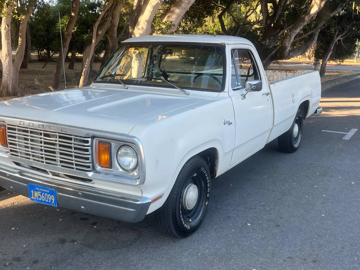 Dodge-D100-1978-white