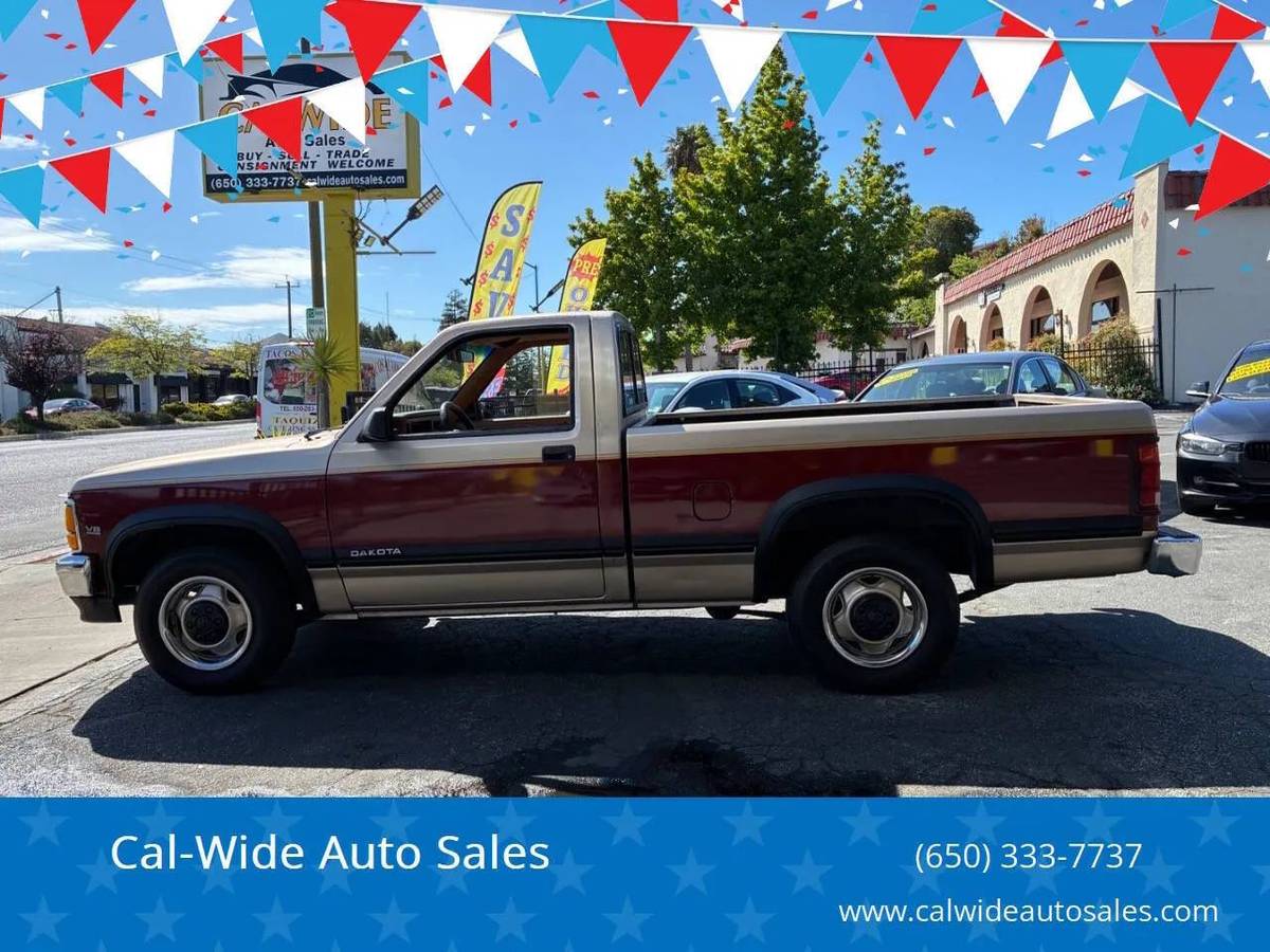 Dodge-Dakota-le-1992-brown