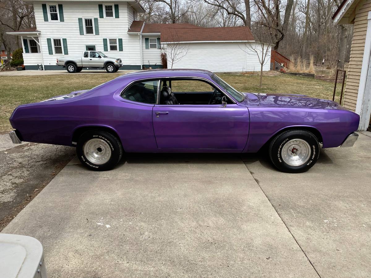 Dodge-Dart-sport-1975-purple