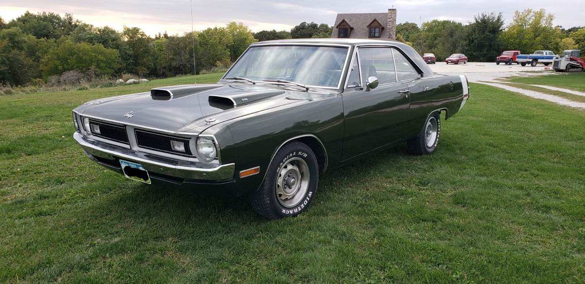 Dodge-Dart-swinger-1970-green