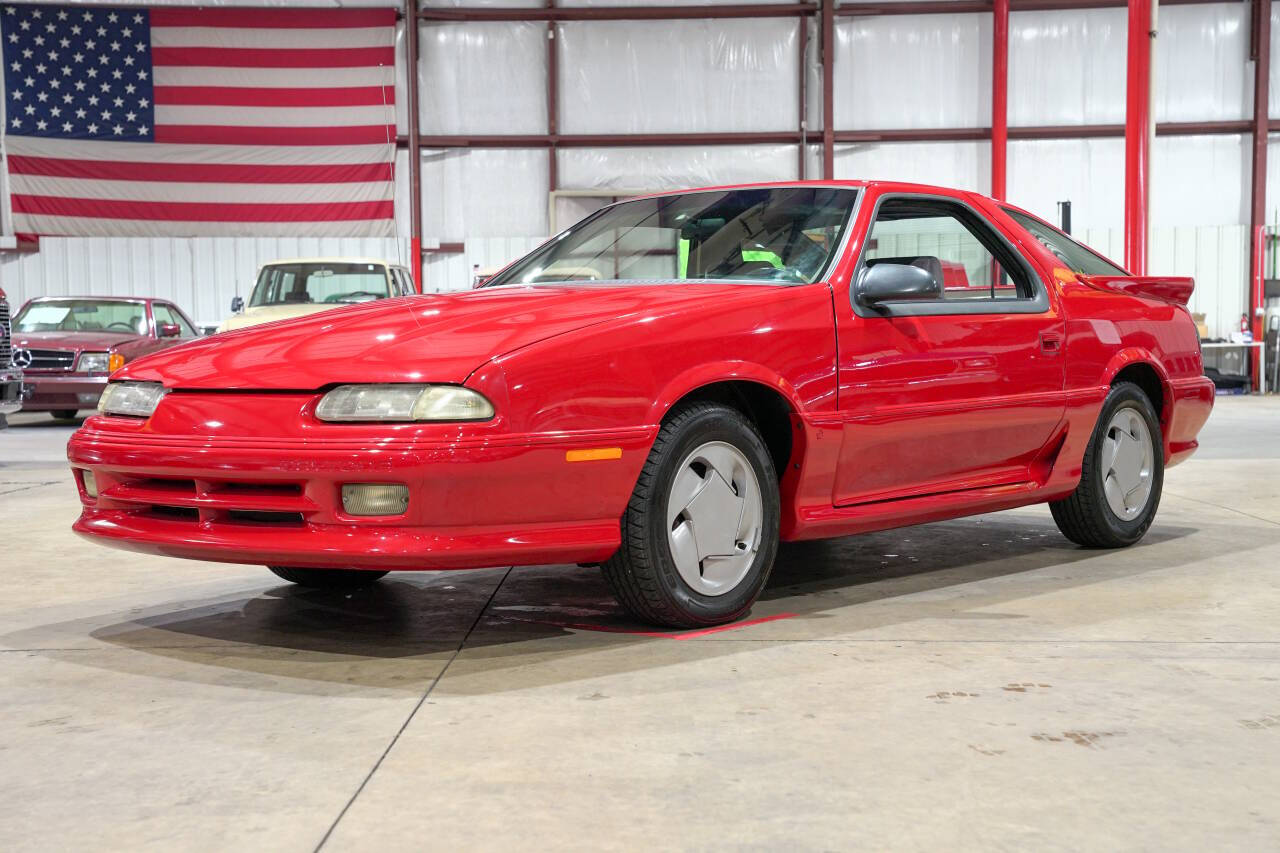 Dodge-Daytona-1992-Radiant-Fire-Red-Gray