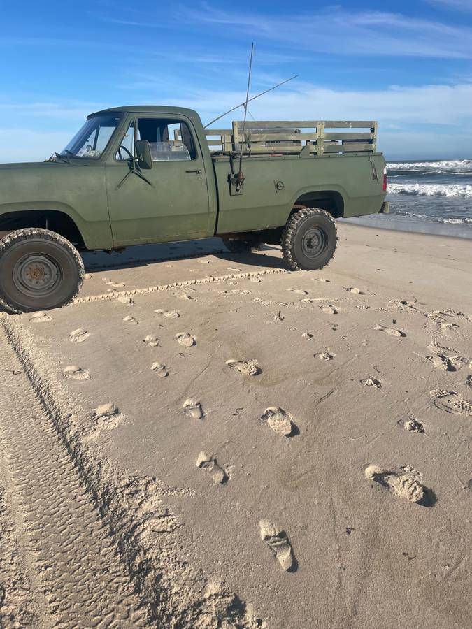 Dodge-M880-1977-green