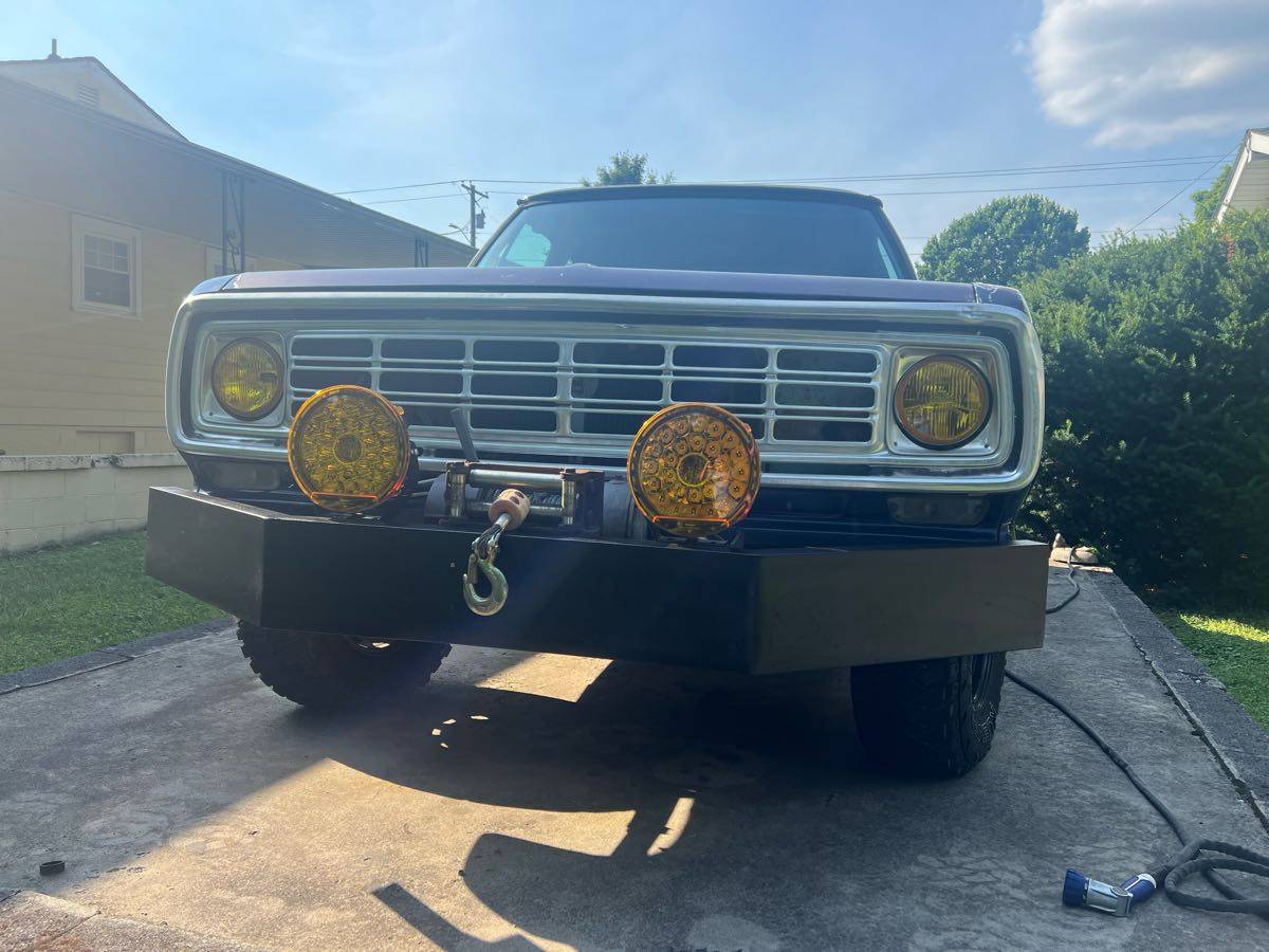 Dodge-Power-wagon-w100-clubcab-custom-1976-blue