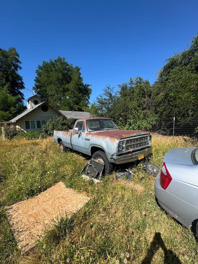 Dodge-Power-wagon-w200-1979-blue