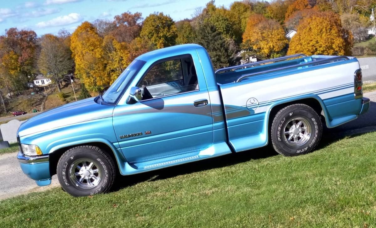 Dodge-Ram-1500-1996-Standard-Cab-Pickup-Gray