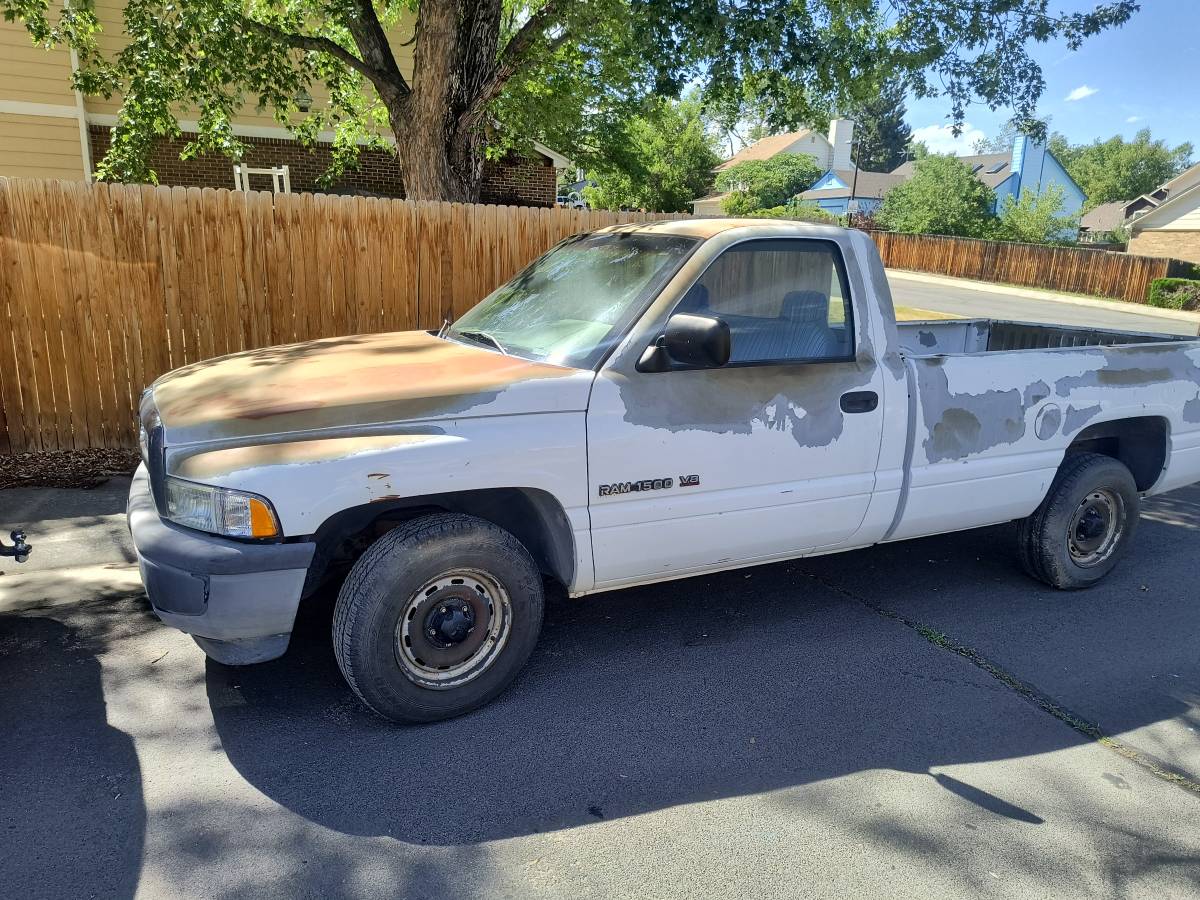 Dodge-Ram-1500-1996-white
