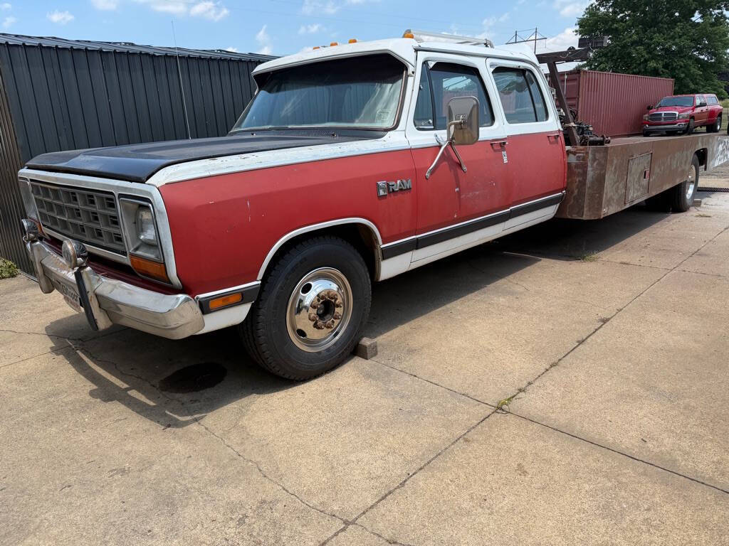 Dodge-Ram-350-1981-Red-Red