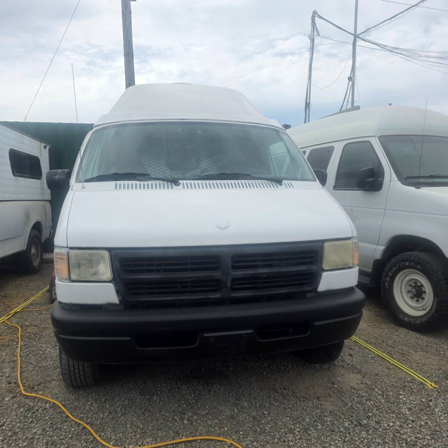 Dodge-Ram-3500-van-1994-white