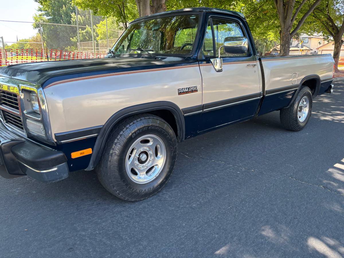 Dodge-Ram-d250-1992