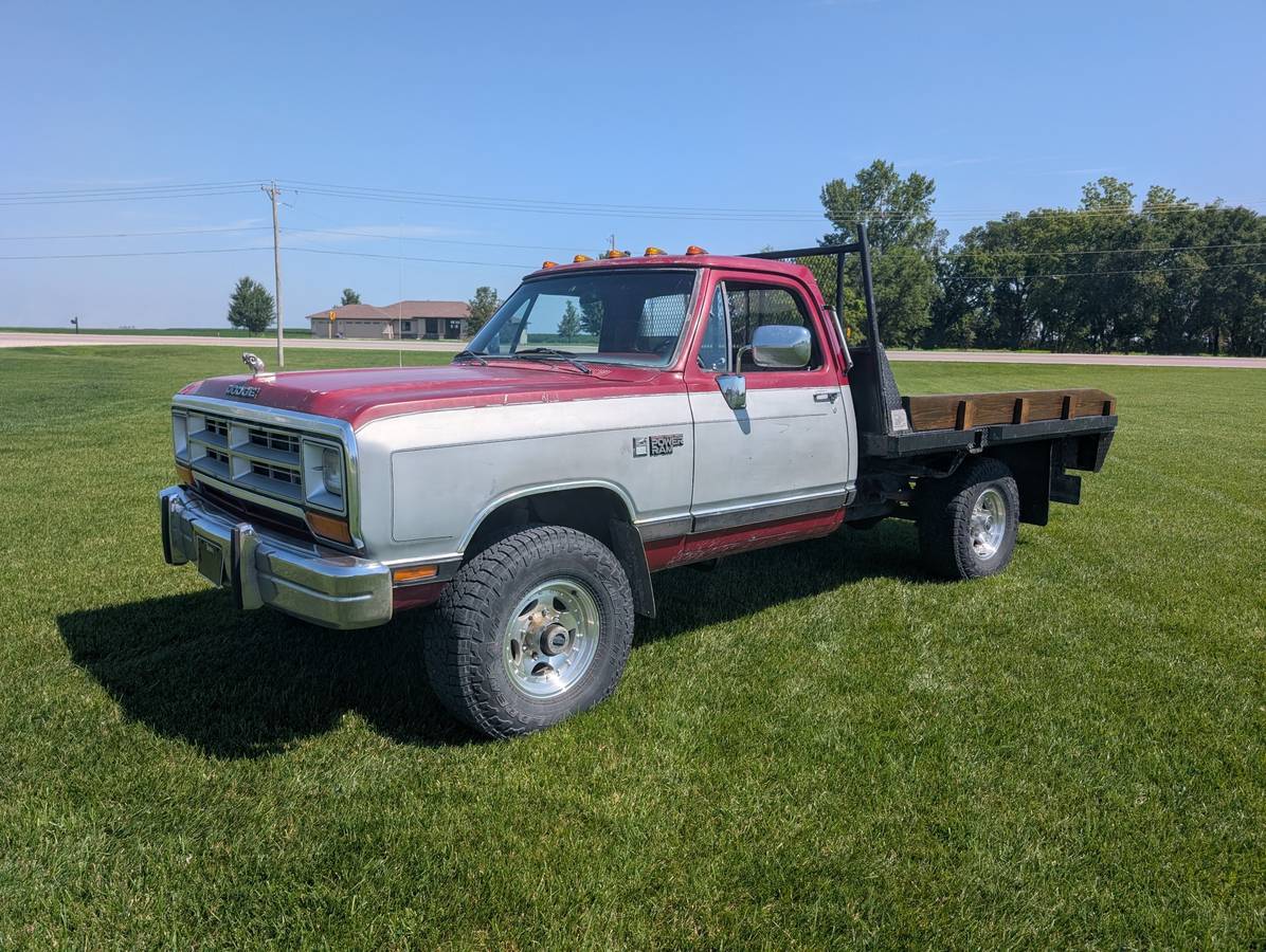 Dodge-Ram-w300-1990