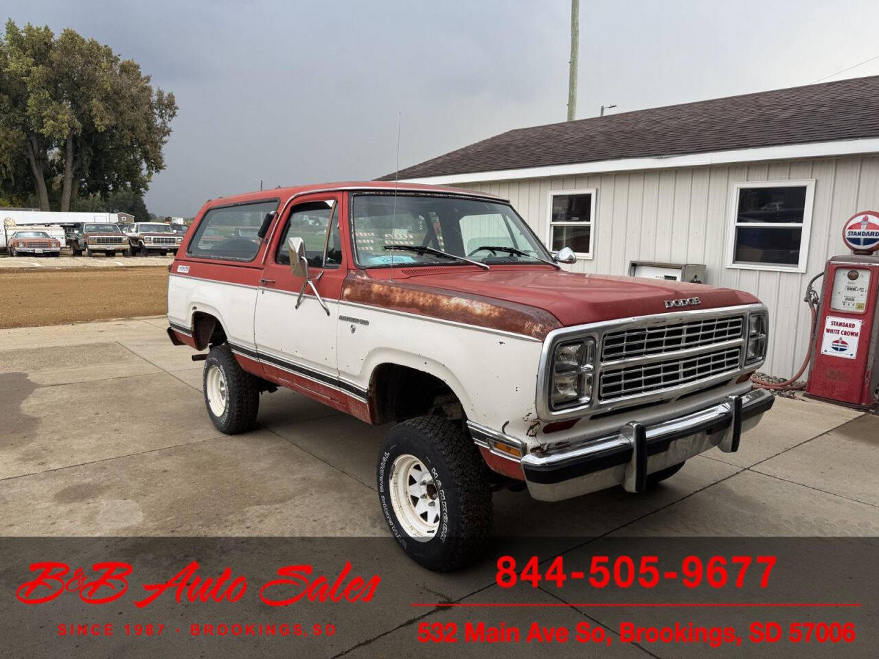 Dodge-Ramcharger-1979-Red-Red
