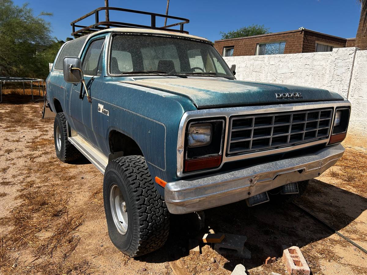 Dodge-Ramcharger-1984-blue