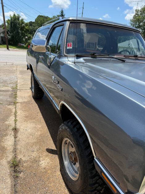 Dodge-Ramcharger-1988