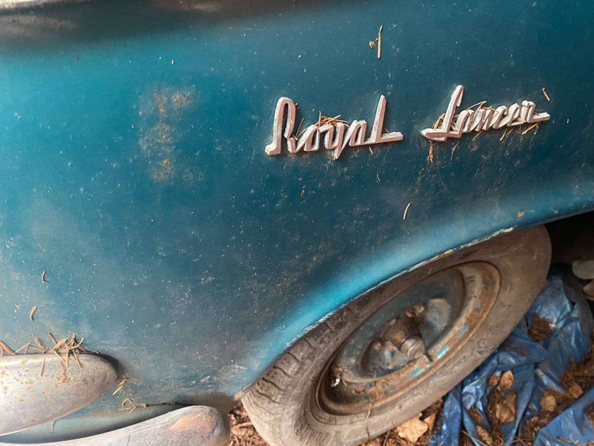 Dodge-Royal-lancer-1955